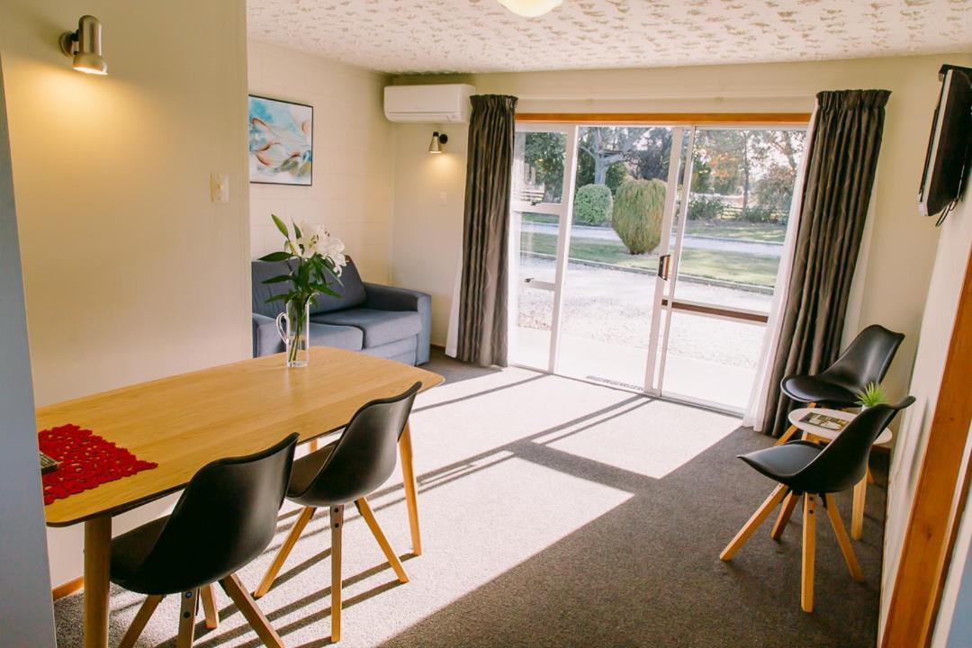 Flaxbourne Motels Ward Екстер'єр фото