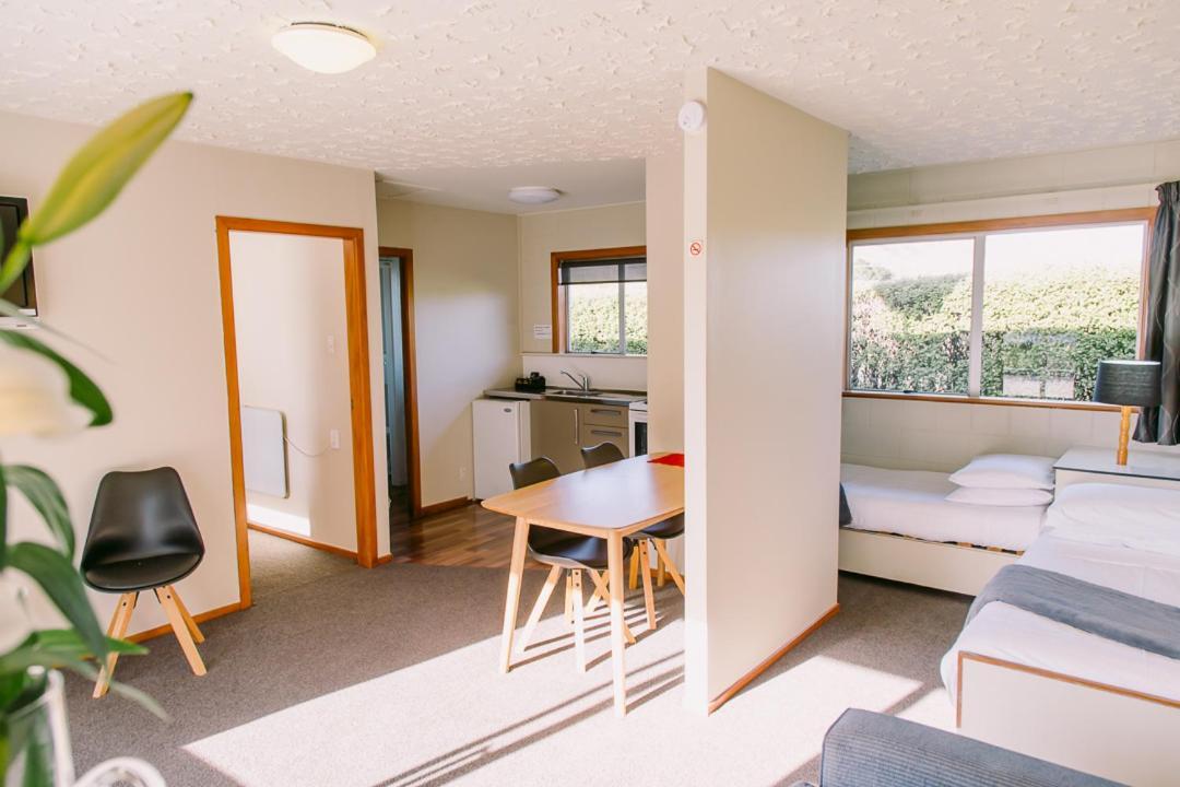 Flaxbourne Motels Ward Екстер'єр фото