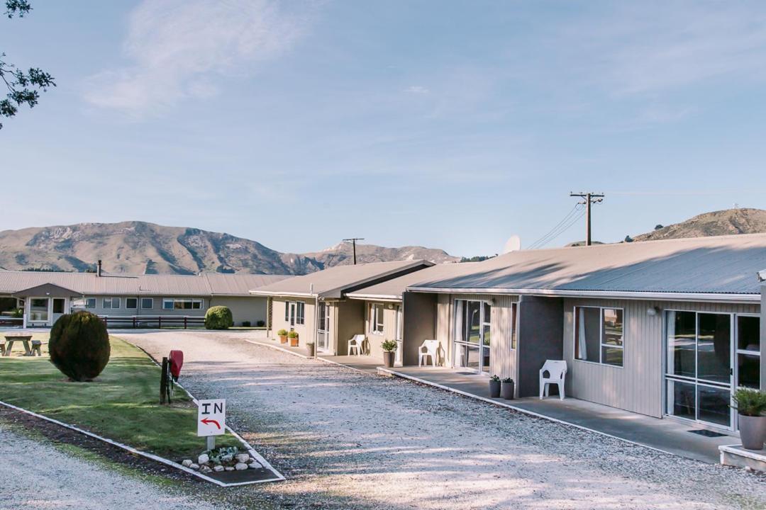 Flaxbourne Motels Ward Екстер'єр фото