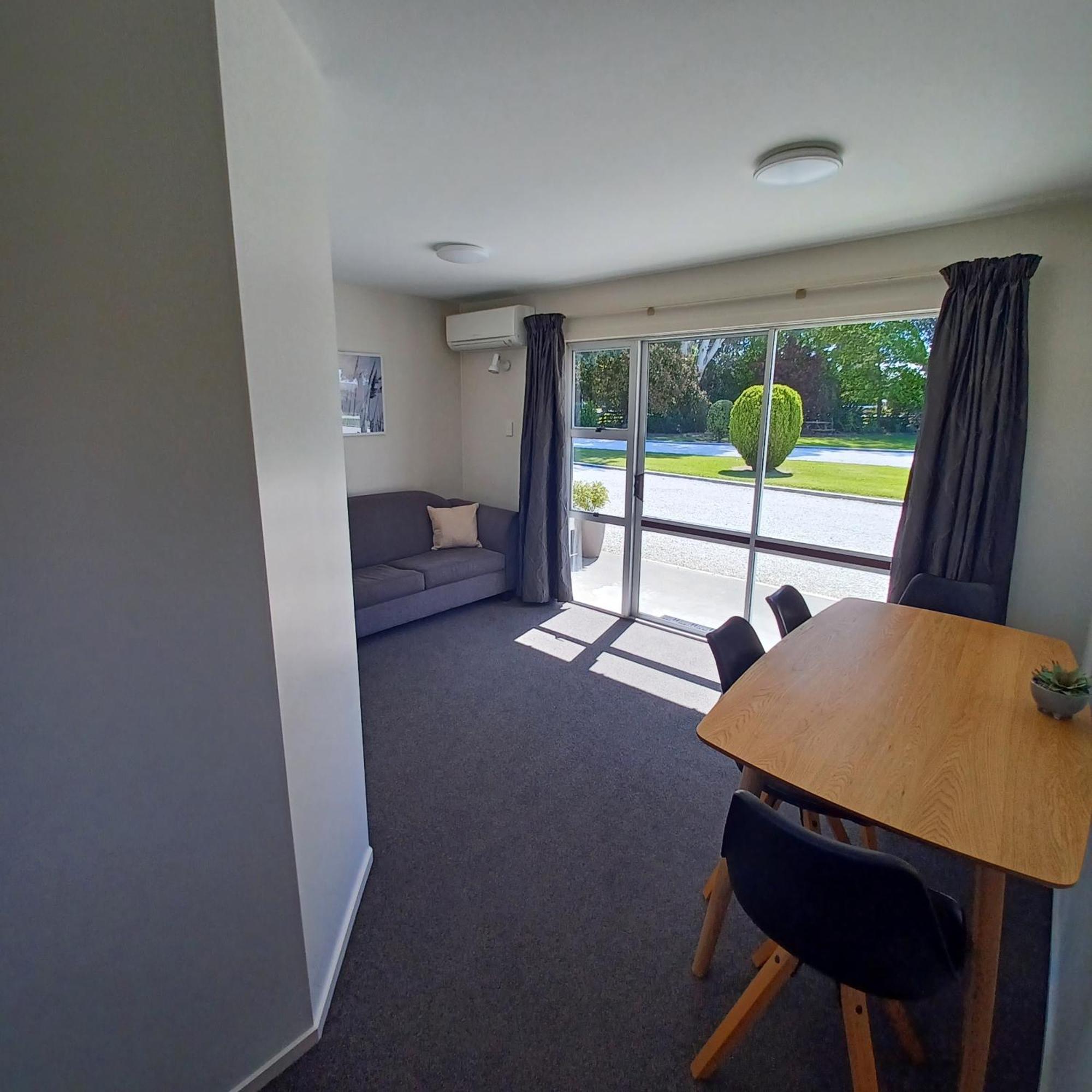 Flaxbourne Motels Ward Екстер'єр фото