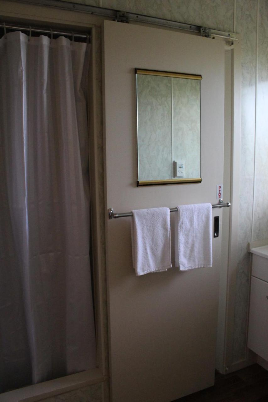 Flaxbourne Motels Ward Екстер'єр фото